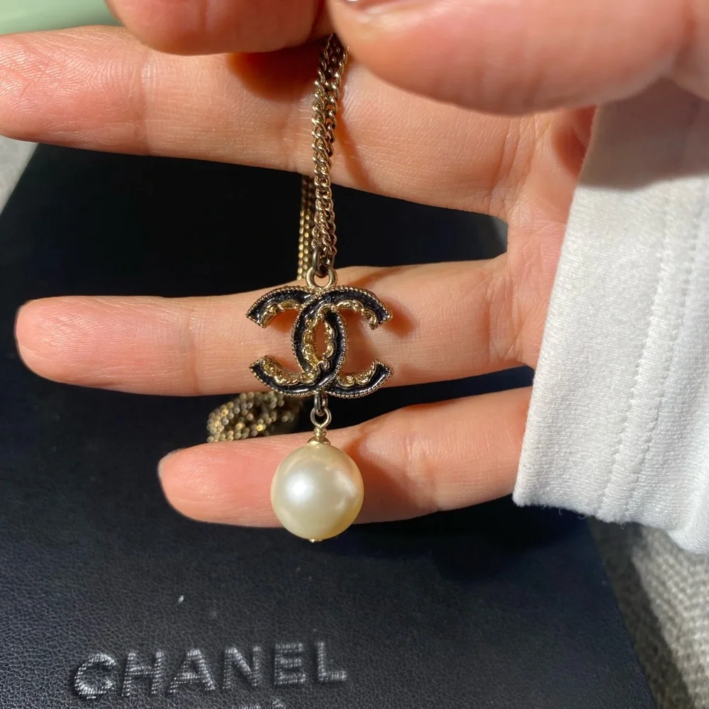 Authentic Chanel pearl chain necklace - Picture 6 of 9
